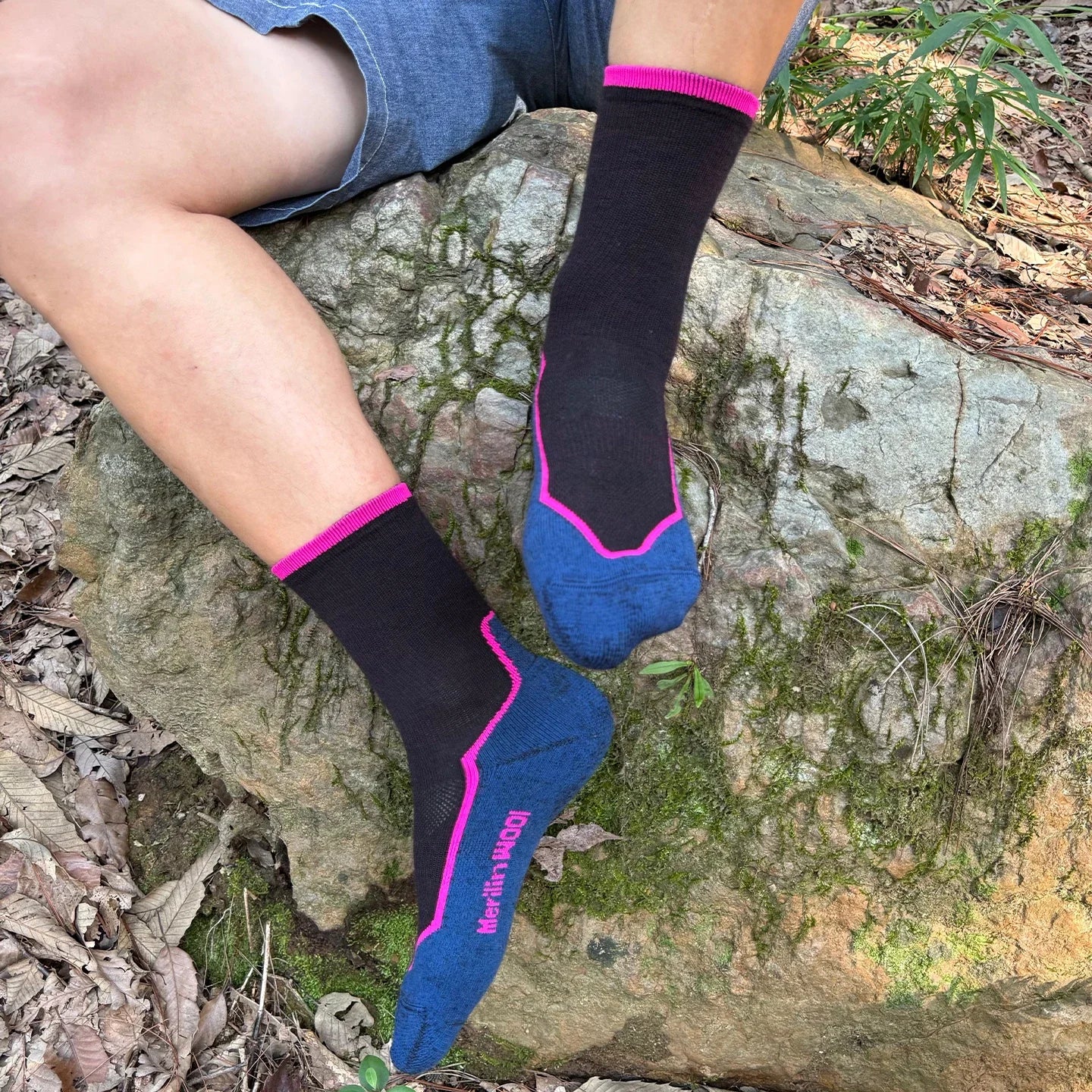 Mens Womens Merino Wool Hiking Socks Soft Lightweight Merino Wool Sports Crew Socks Thermal Anti-Blister Breathable 2/3 Pairs