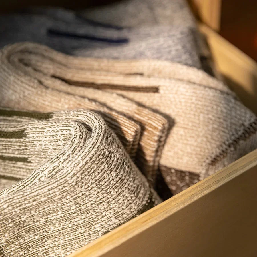 Winter Merino Wool Hiking Socks Men Thicken Warm Hiking Cushion Crew Socks Merino Wool Outdoor Skiing Socks Moisture Wicking