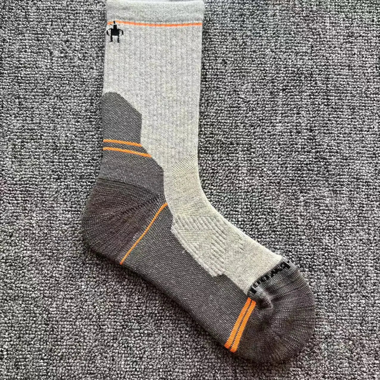 Mens Merino Wool Socks Hiking Cushion Crew Socks Thermal Moisture Wicking Outdoor Sports Running Socks