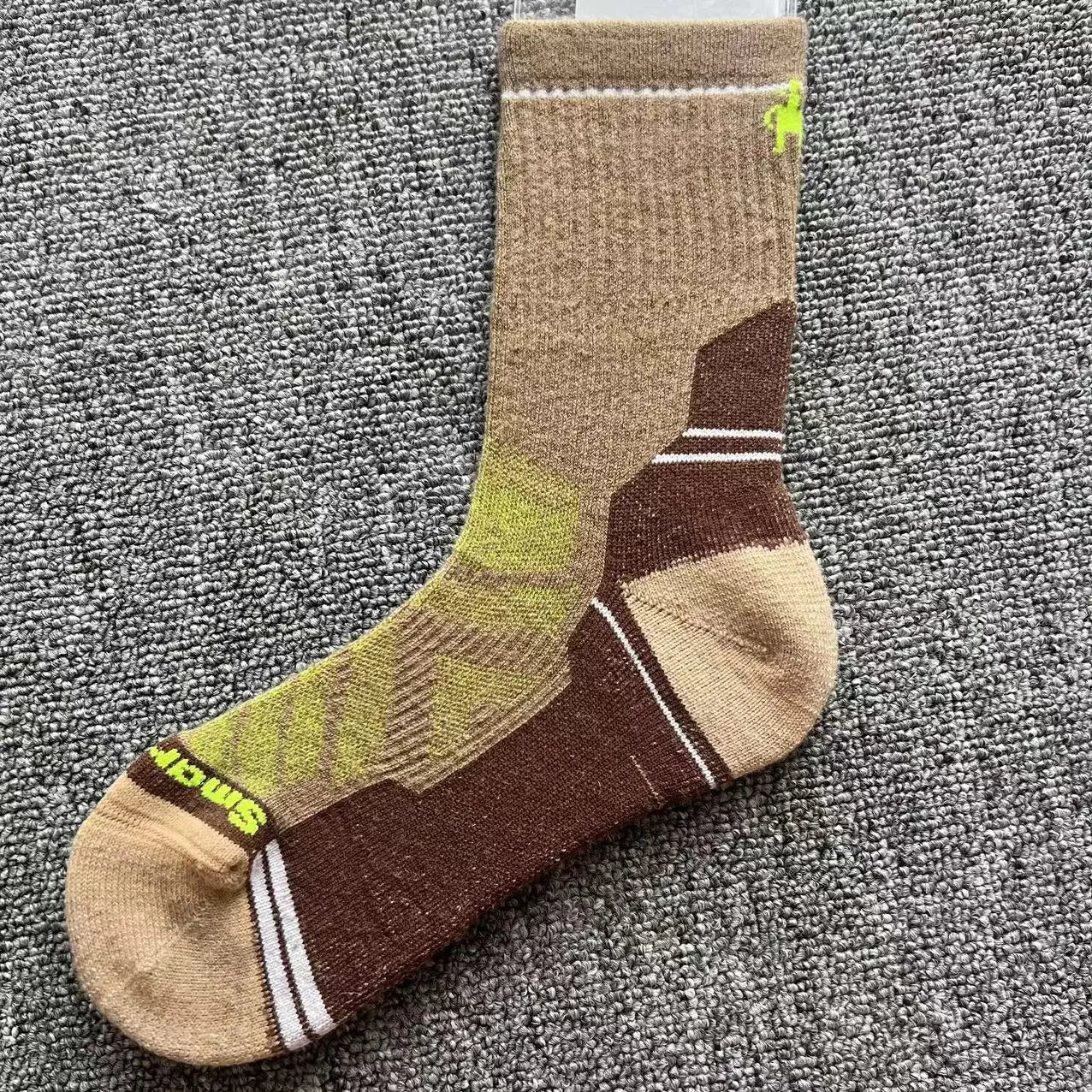 Mens Merino Wool Socks Hiking Cushion Crew Socks Thermal Moisture Wicking Outdoor Sports Running Socks