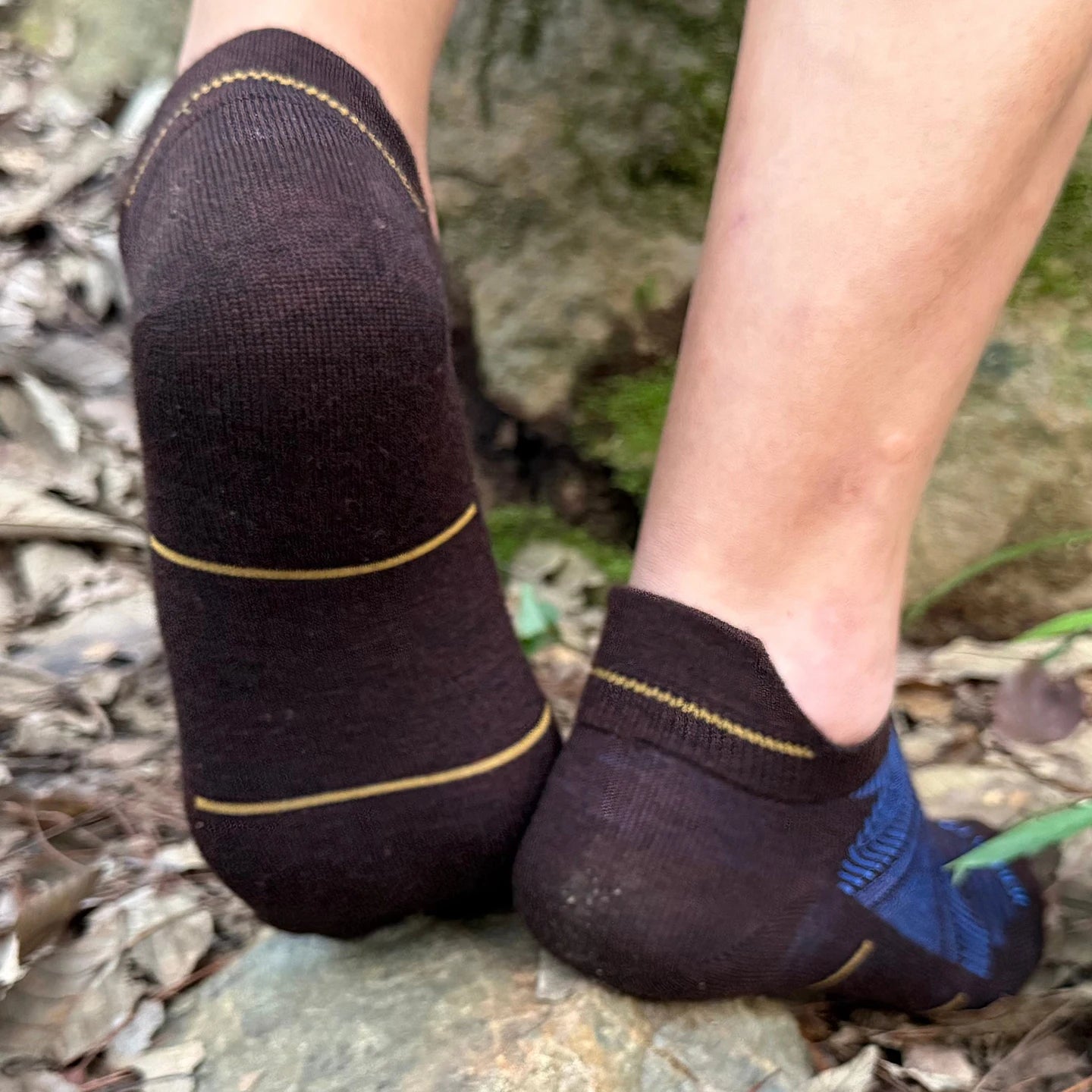 2/4 Pairs Merino Wool Ankle Socks Mens Womens Athletic Thin Running Socks Merino Everyday Socks Wicking Breathable Anti-Odor