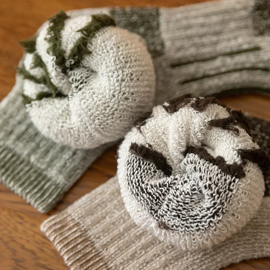 Winter Merino Wool Hiking Socks Men Thicken Warm Hiking Cushion Crew Socks Merino Wool Outdoor Skiing Socks Moisture Wicking